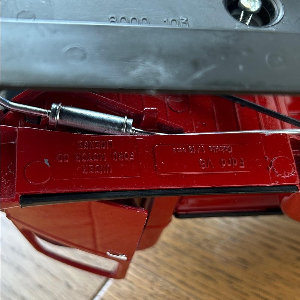 Vintage 1934 plate v8 Red Model FORD Truck - Picture 14 of 15